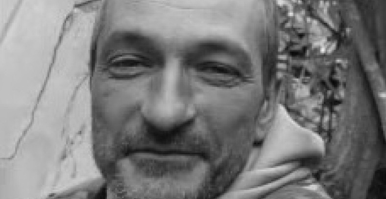 U TRSTENIKU SAHRANJEN SRBIN KOJI JE RATOVAO U UKRAJINI Na njegov grob stigao venac iz Kremlja (FOTO)