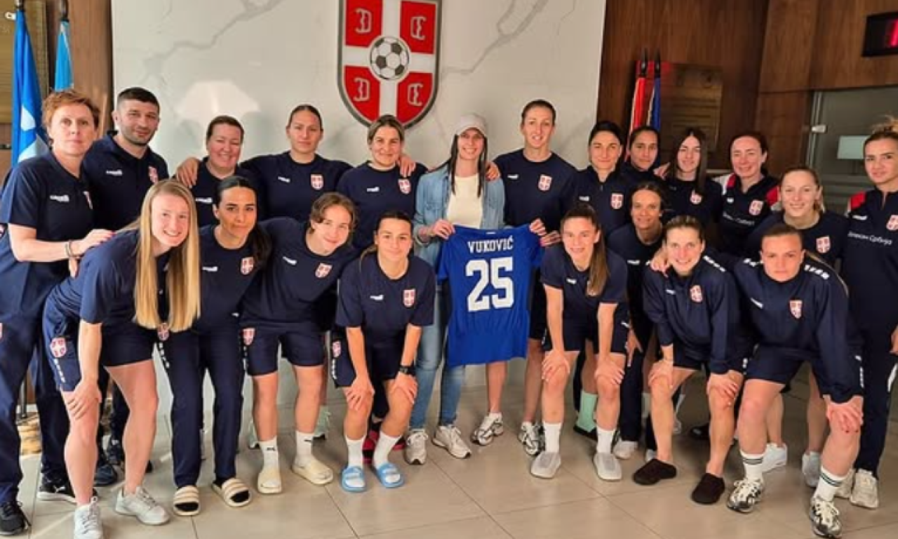 KAKAV GEST SRPSKIH FUDBALERKI! Dnevnice i ušteđevina donirani za lečenje saigračice (FOTO)