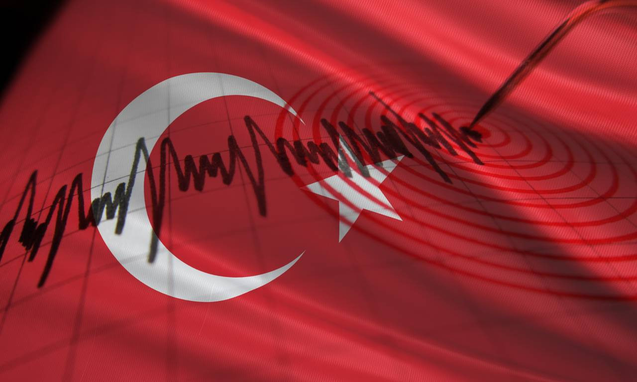 SNAŽAN ZEMLJOTRES POGODIO TURSKU! (FOTO)