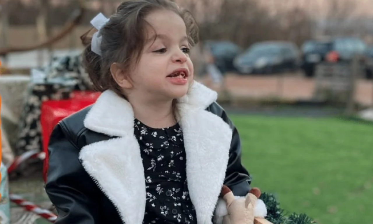 DEČAK JAKOV DIRNUO SRBIJU Pešači od Kragujevca do Topole da pomogne sestri Jani – Srbija pozvana da pomogne