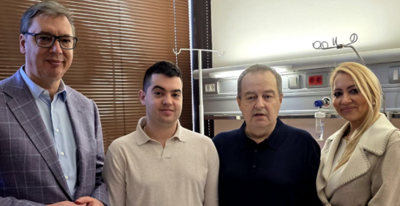 POGLEDAJTE KAKO IZGLEDA IVICA DAČIĆ! Vučić ga upravo izveo iz bolnice (FOTO)