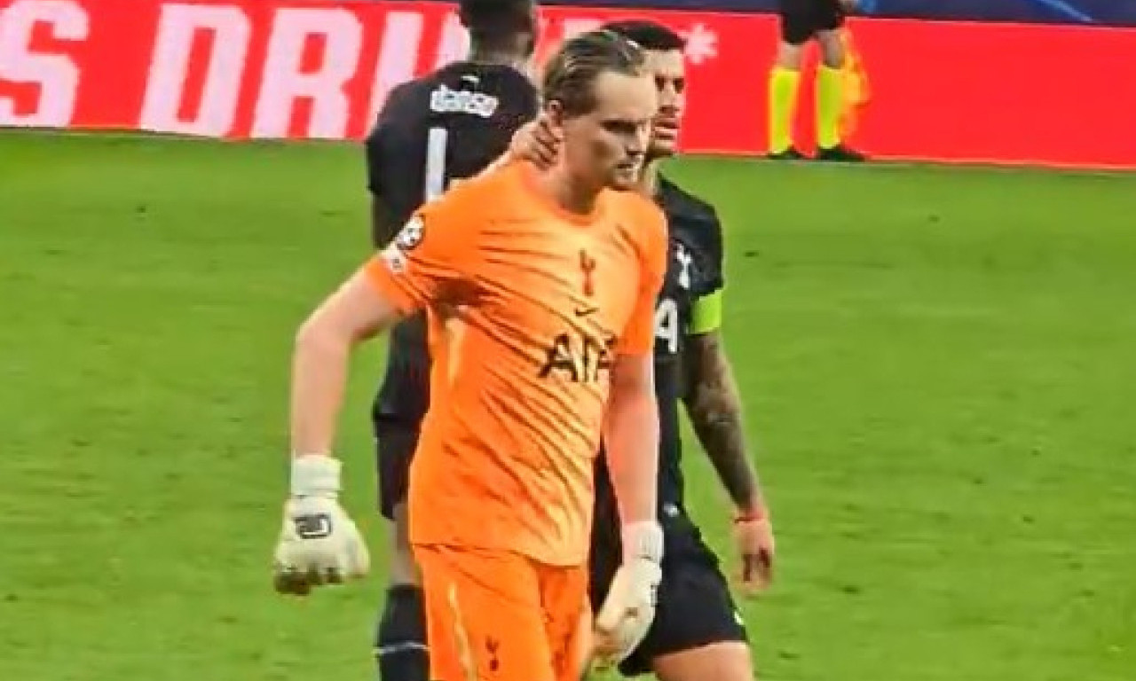 HAOS U LIGI ŠAMPIONA, GOLMAN ZAMENJEN POSLE 17 MINUTA! Katastrofalan debi za čuvara mreže Totenhema (VIDEO)