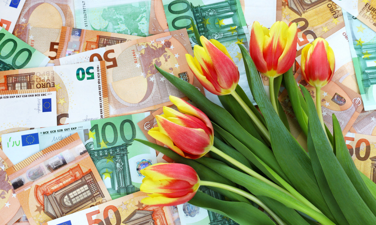 VELIKI NOVČANI HOROSKOP ZA PROLEĆE 2026: Kome stiže novac, a ko mora da menja posao - saznajte!