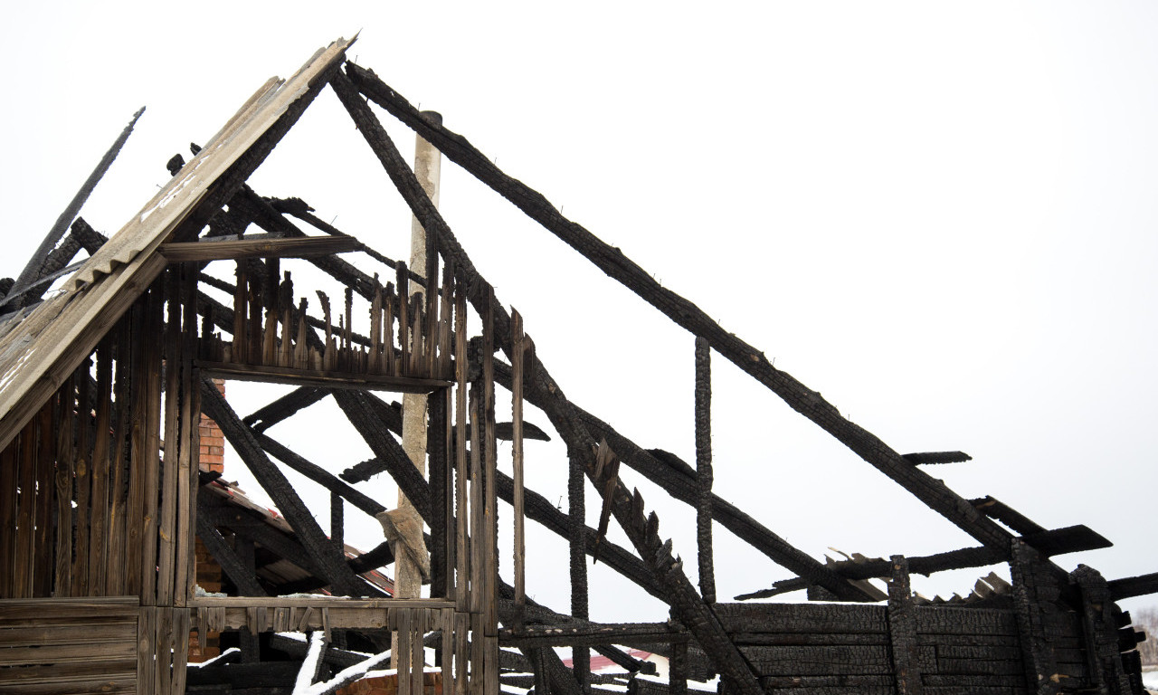 ČUDO BOŽIJE U BEČEJU Na mestu gde je sve izgorelo ikona ostala neoštećena (FOTO)