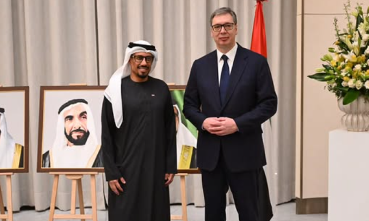 VUČIĆ NA IFTAR VEČERI NA POZIV AMBASADE UAE: "Uz prijatelje bez obzira na izazove" (FOTO)