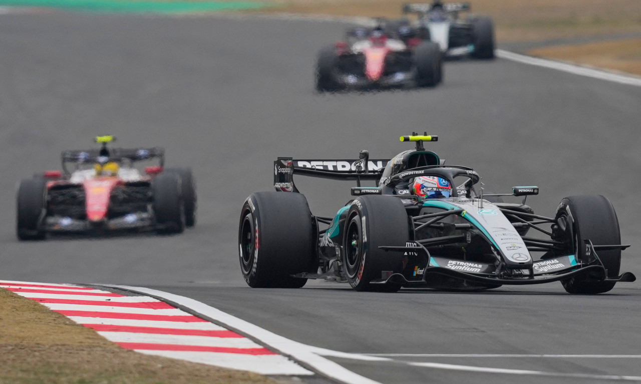 KIMI ANTONELI OBORIO ISTORIJSKI REKORD FORMULE 1 Dupla pobeda Mercedesa u Kini (FOTO+VIDEO)