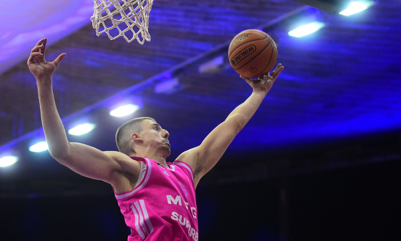 MEGA DEKLASIRALA BORAC: Bogoljub Marković dominirao u Hali sportova