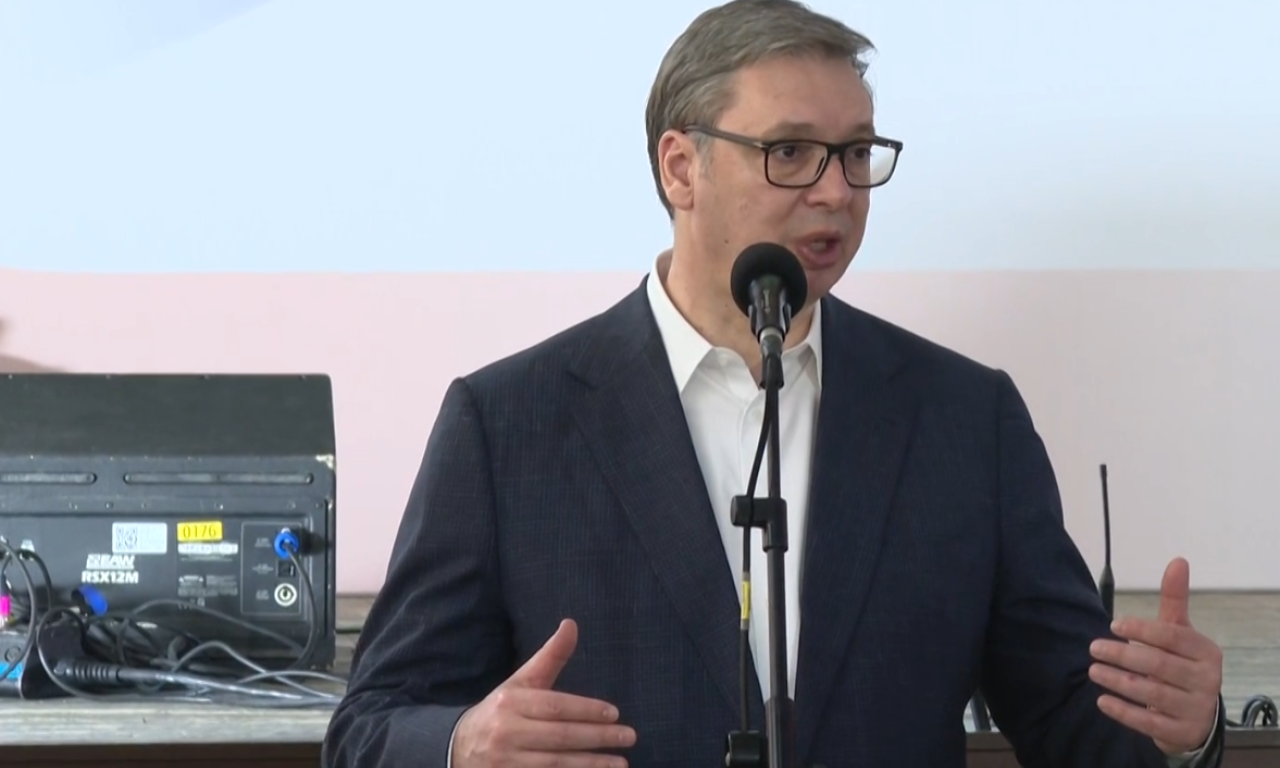 VUČIĆ U SEVOJNU: "Penzije će ponovo i značajno da rastu ove godine!" (VIDEO)