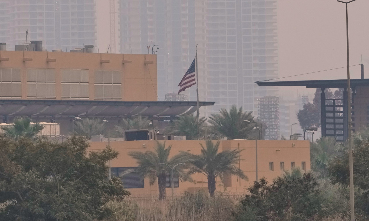 BROJE SE MRTVI, ŽESTOKI NAPADI NA BLISKOM ISTOKU Pogledajte žestoku eksploziju u američkoj ambasadi (VIDEO)