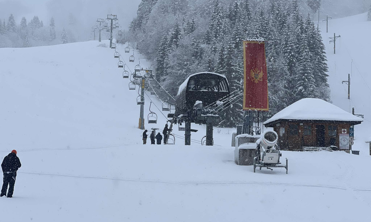 SNEG SE ZABELEO NEDALEKO OD GRANICE SA SRBIJOM! Baba Marta i u ovom delu regiona..., pa skijalište radi do kraja meseca (FOTO)