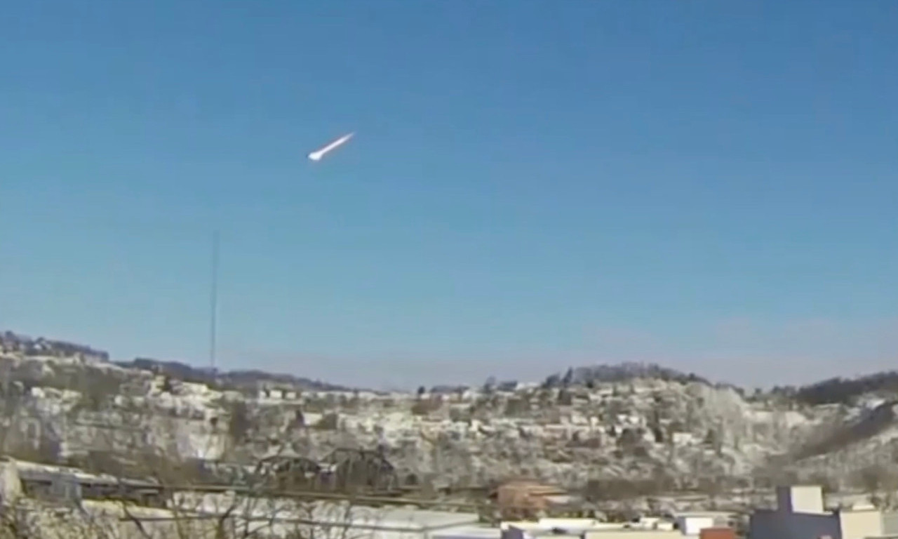 METEOR OD 7 TONA PREPAO AMERIKANCE: Pogledajte vatrenu loptu kako leti nebom (VIDEO)