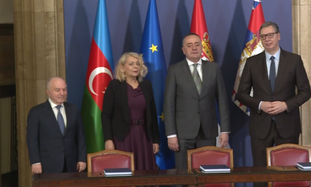 POTPISAN ISTORIJSKI UGOVOR Vučić sa predstavnicima kompanije Azvirt: Prva deonica u roku od dve godine (VIDEO)