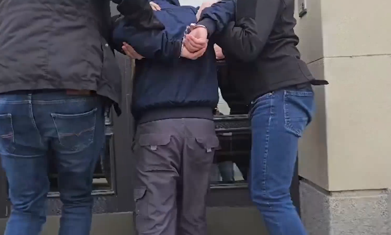AKCIJA SRPSKE I NEMAČKE POLICIJE: U Beogradu pali članovi sirijske kriminalne mreže za krijumčarenje ljudi