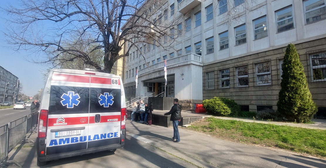 PRVE REČI DEČAKA IZ "RIBNIKARA" KADA JE UŠAO U SUDNICU Šta se dešava iza zatvorenih vrata na suđenju Kecmanovićima?