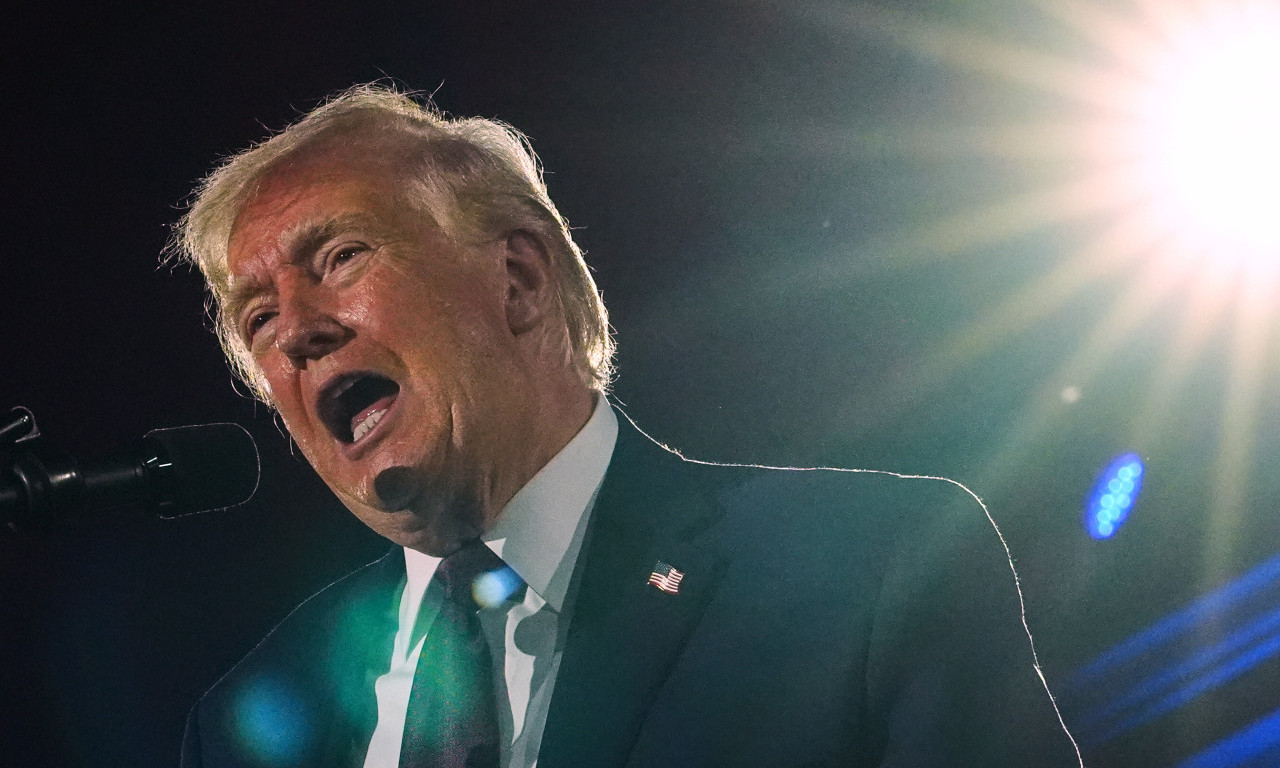 NAPADNUT TRAMPOV AVION? Dron mu se opasno približio - došlo do drame u Palm Biču (VIDEO)