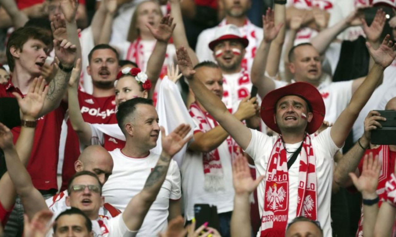 ALBANCIMA SAČEKUŠA U VARŠAVI Poljaci jasni: Kosovo je Srbija (FOTO)