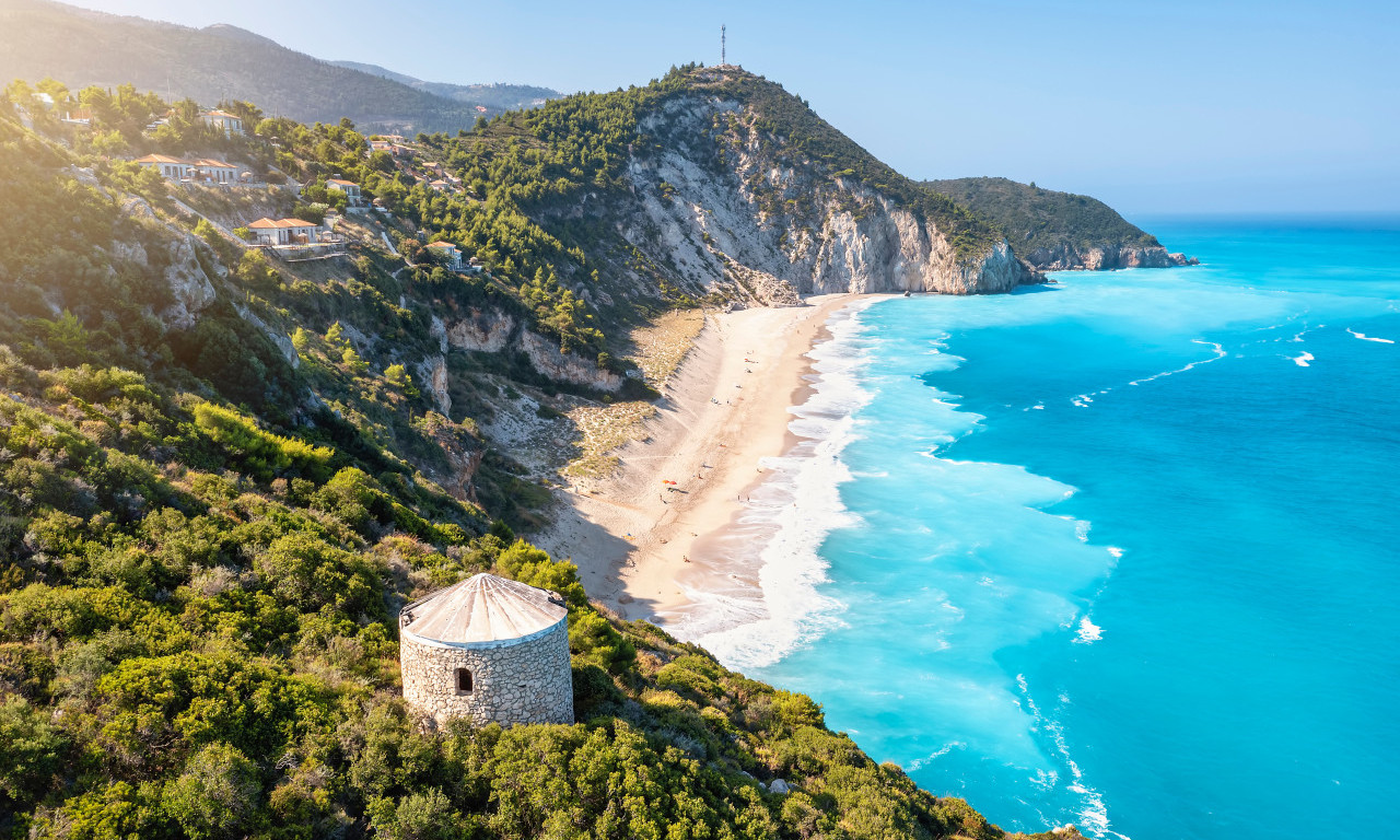 BAJKOVITO GRČKO OSTRVO U JONSKOM MORU: Lefkada godinama nudi najsadržajni odmor svojim turistima