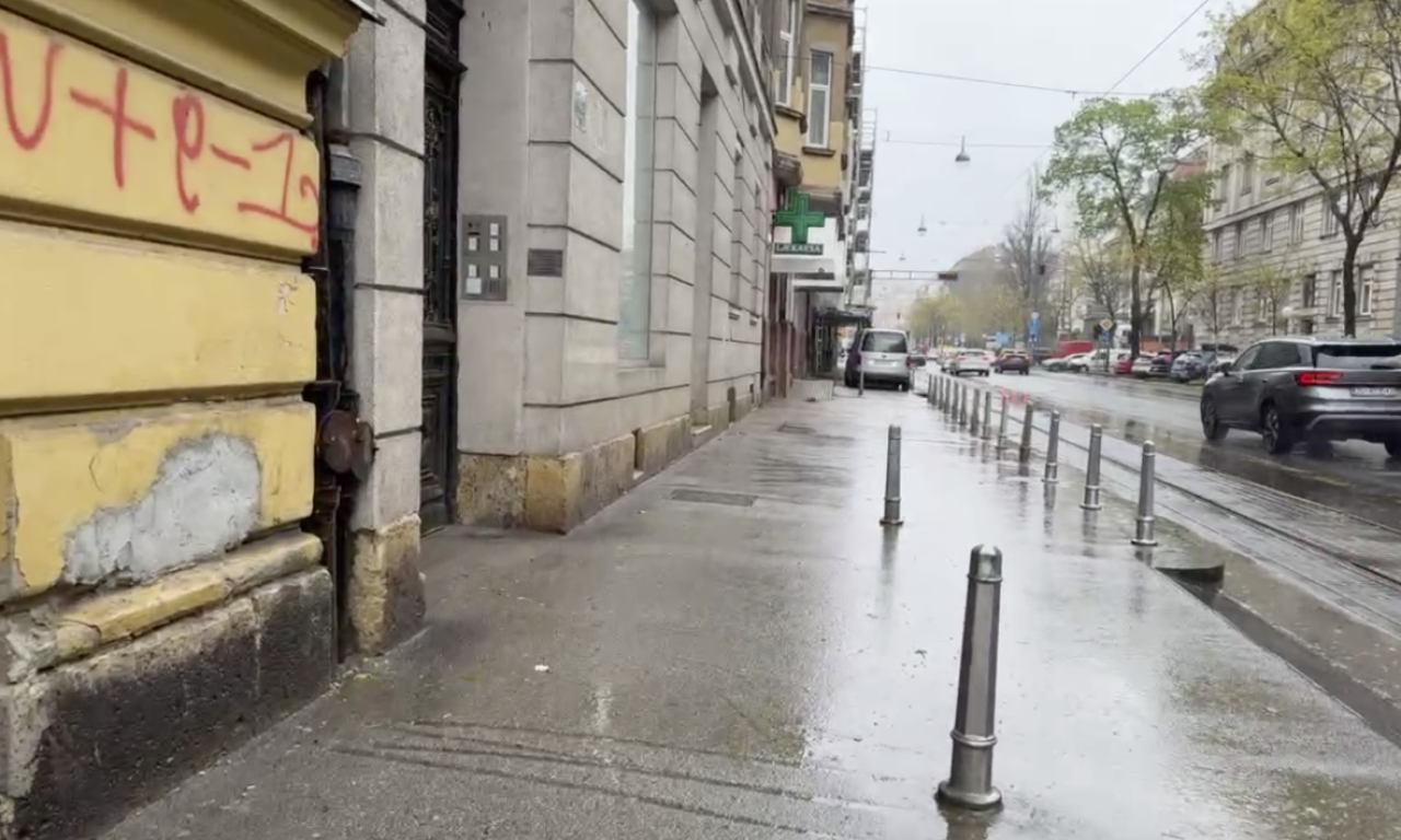 PAO DEO NADSTREŠNICE KBC ZAGREB Nekoliko minuta ranije ispod stajalo dete