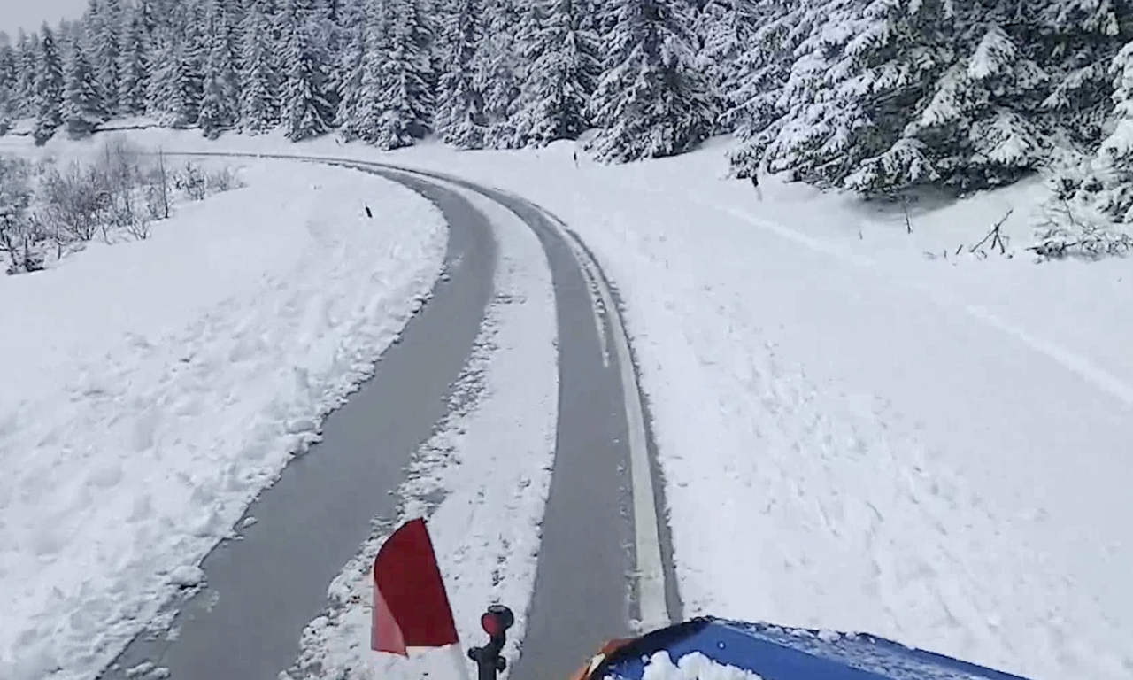 NA VRHU BESNE KOBILE SNEG KAO U ZIMU: Kopaonik iznenadio sve usred maja! (FOTO)