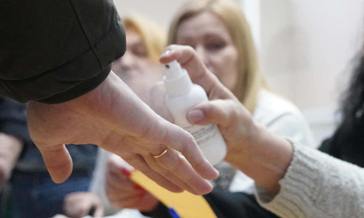 ONI DANAS PONOVO GLASAJU Na jednom biračkom mestu u Bajinoj Bašti se ponavljaju izbori