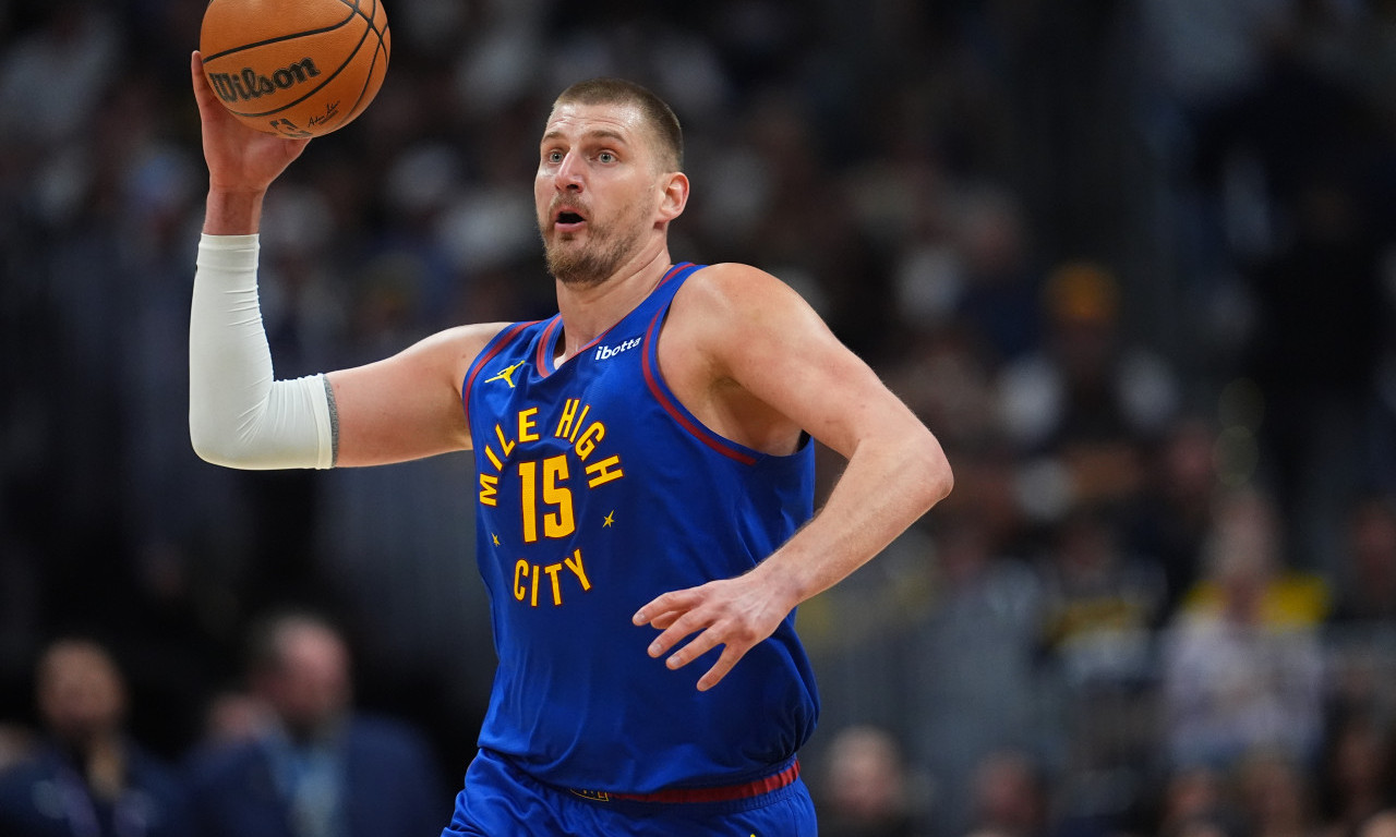 ŠTA RADI NIKOLA JOKIĆ! Srbin se igrao sa Golden Stejtom, meč obeležio i bizaran incident (VIDEO)