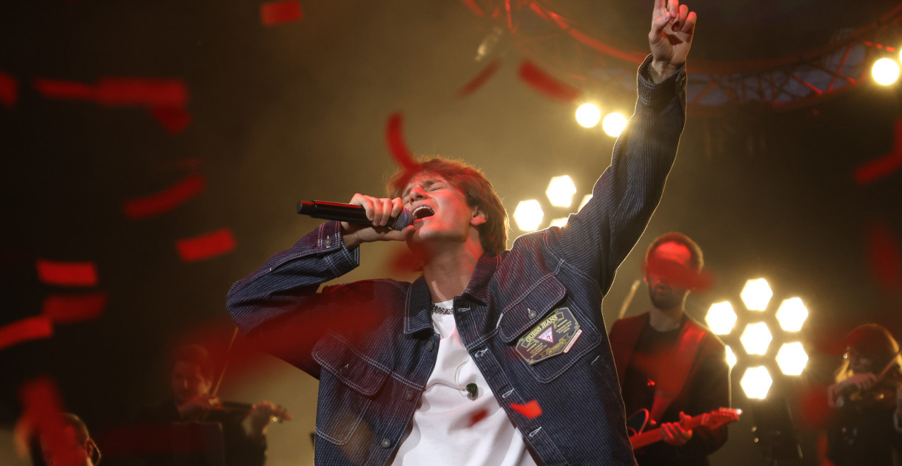 JAKOV JOZINOVIĆ JEDNIM POTEZOM DOVEO ATMOSFERU DO USIJANJA Kada je na scenu došla Džejla, svi su se naježili (VIDEO)