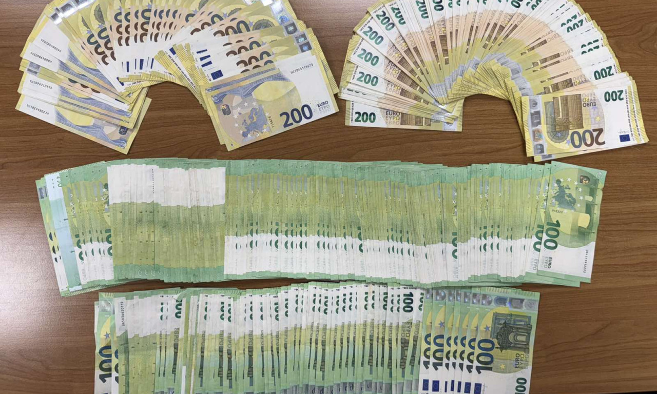 DRAMA NA GRANICI: Carinici zaustavili krijumčare novca i dragocenosti – evo šta je pronađeno (FOTO)