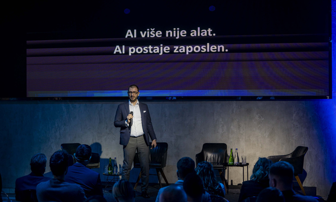 AI VEĆ RADI 24/7, ALI KOMPANIJE I DALJE KASNE: Šta je stvarni izazov primene? (FOTO)