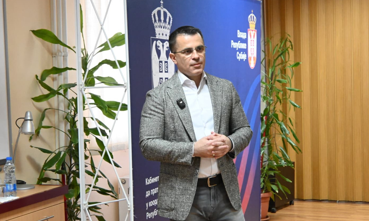 MILIĆEVIĆ U SMEDEREVU SA MLADIMA: "Društvu nedostaje dijalog i direktan razgovor" (FOTO)