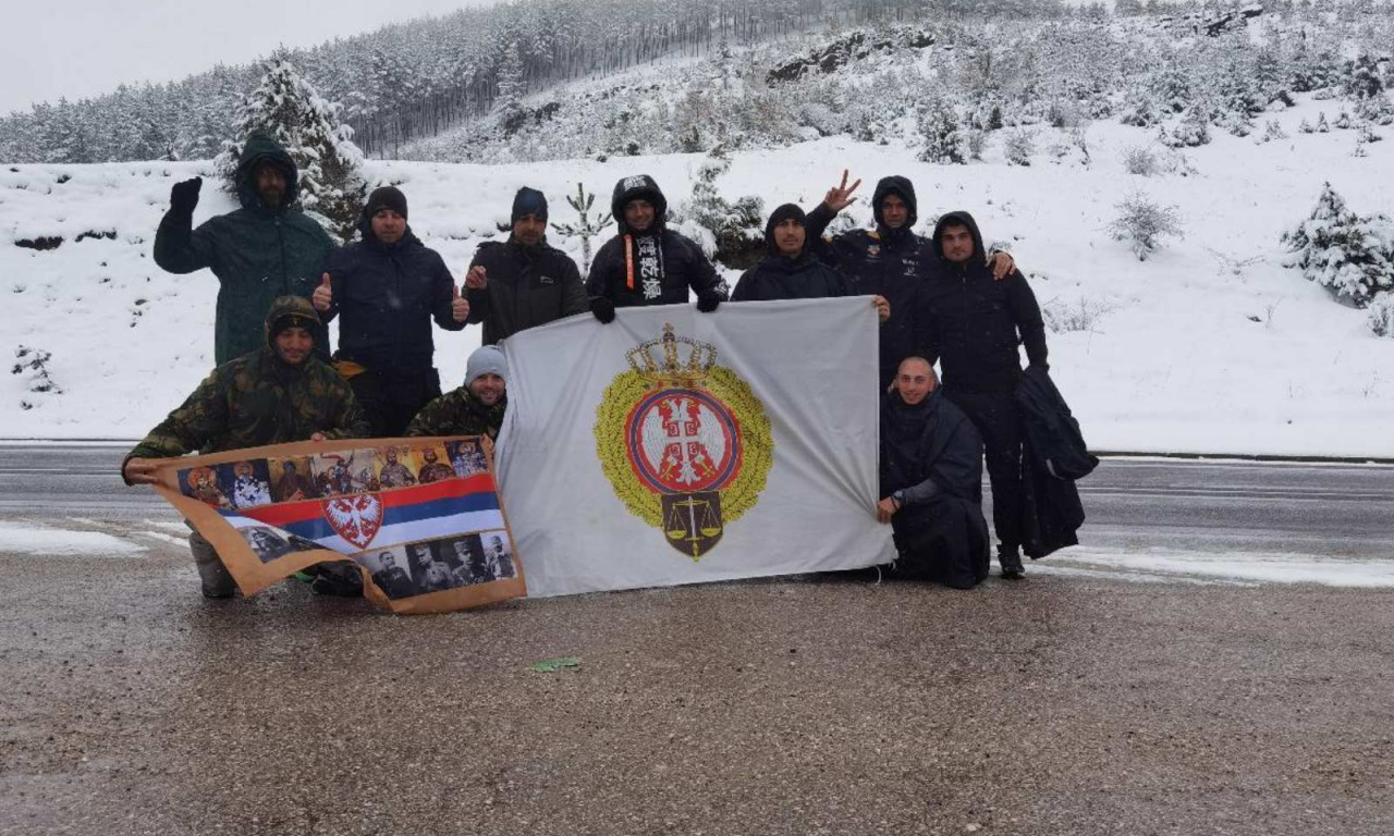 HEROJI U UNIFORMAMA! Pešice od Beograda do Ostroga za život Sofije i Feđe (FOTO)