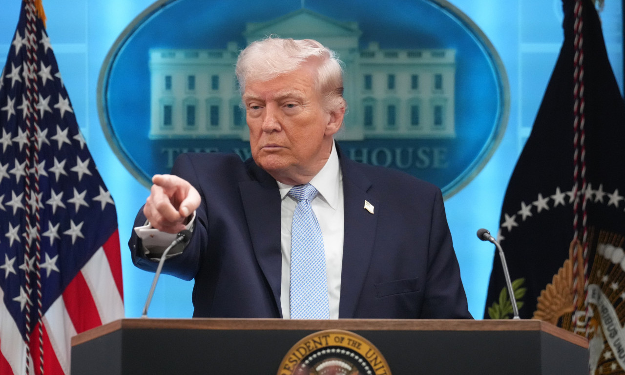 TRAMP PONOVO ŠOKIRAO IZJAVOM: "Kandidovaću se za predsednika Venezuela, samo da naučim španski!"