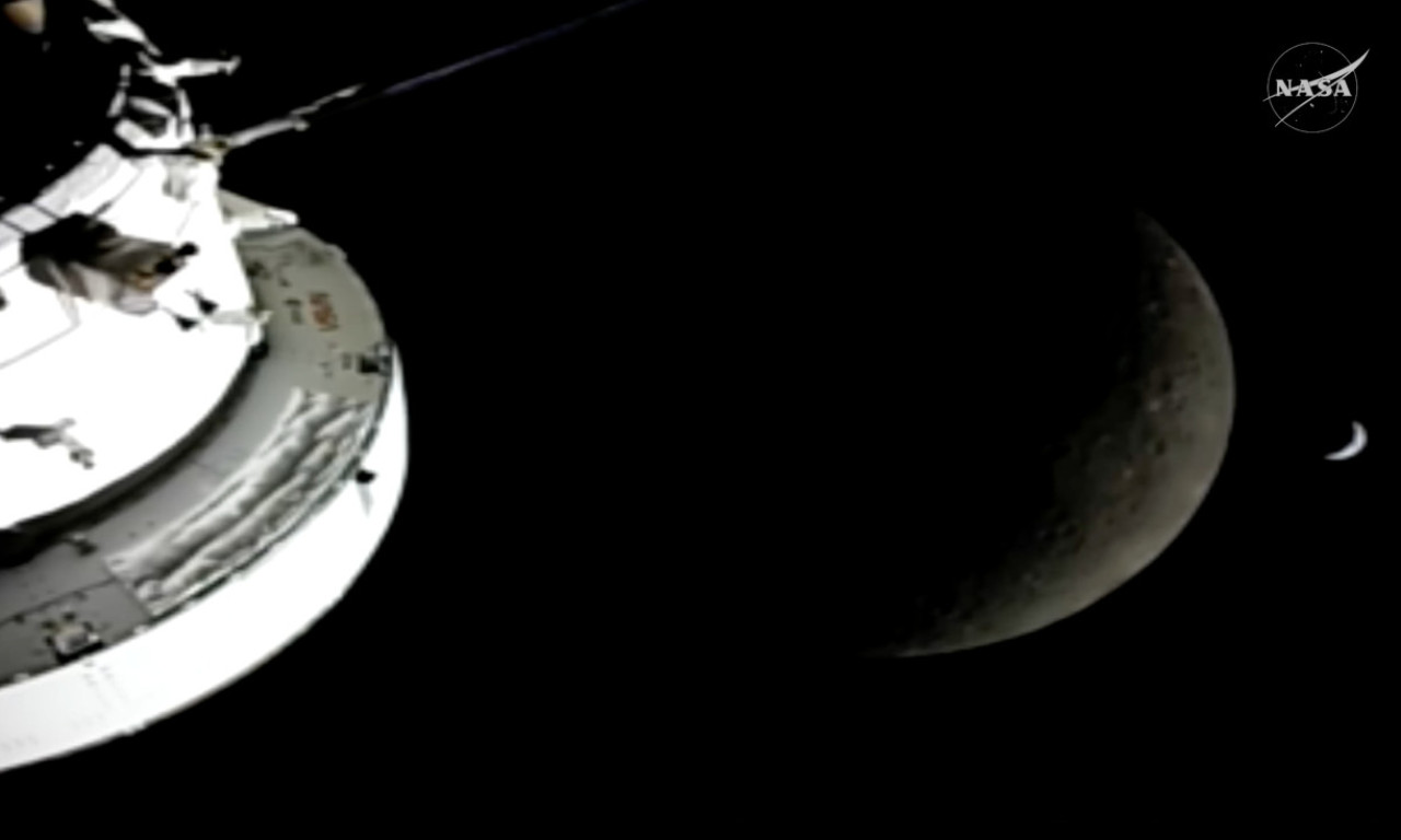 UŽIVO SLIKE SA MISIJE ARTEMIS II OBILAZE SVET Astronauti uočili neobičnu pojavu na Mesecu - neverovatno je! (FOTO+VIDEO)