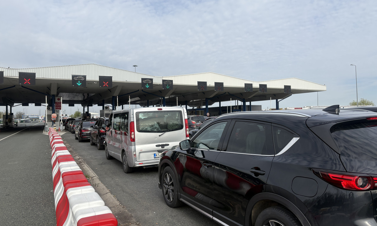 OVAKO IZGLEDAJU BATROVCI PRVOG DANA PRIMENE EES SISTEMA: Kolone duže od kilometra u obe trake (FOTO, VIDEO)