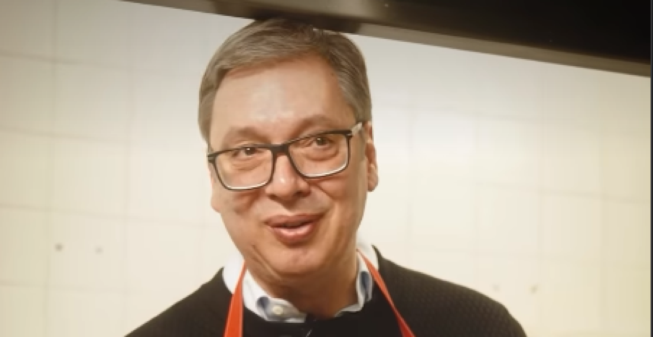 VUČIĆ POSLAO SNAŽNU PORUKU GRAĐANIMA NA VELIKI PETAK Predsednik uzeo crveno jaje i poručio ovo (VIDEO)