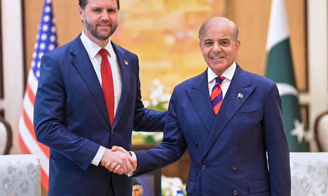 SVI SE NADAJU POZITIVNOM ISHODU Razgovor Vensa i Šarifa u Islamabadu o ratu sa Iranom (FOTO)