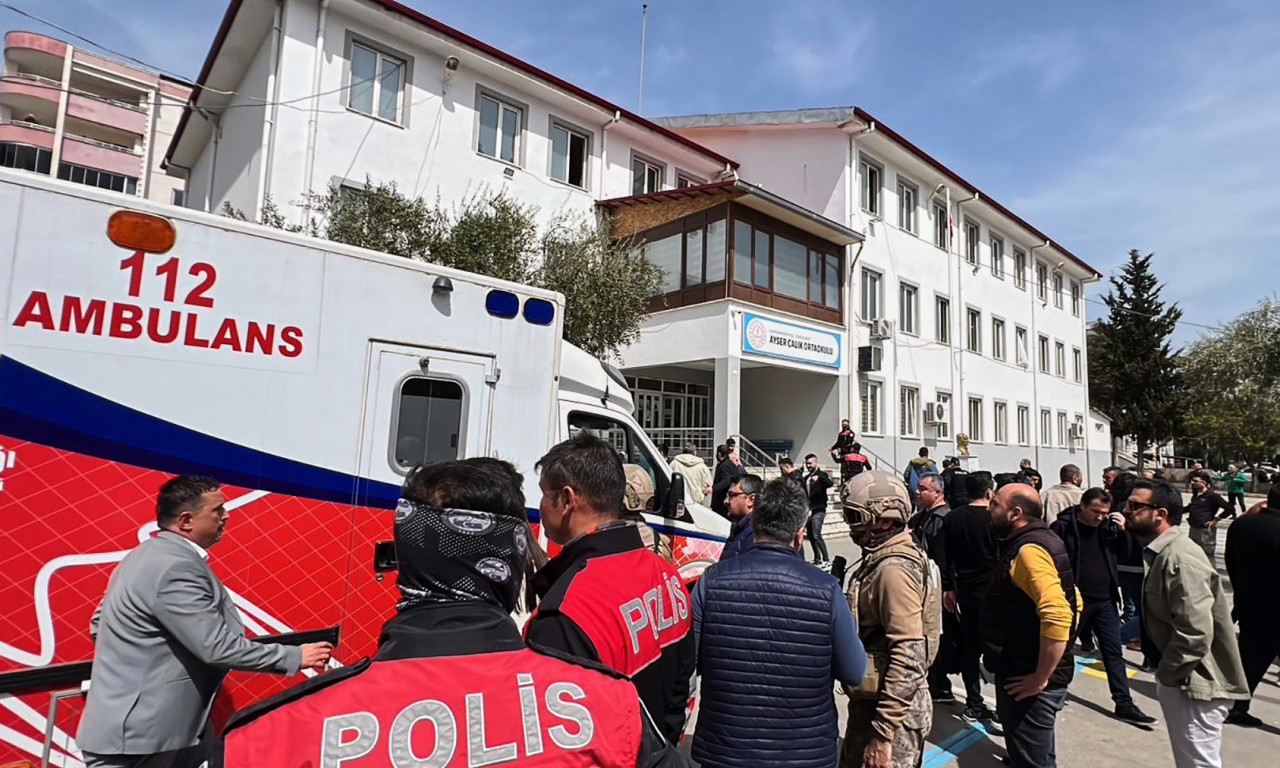 OTAC UČENIKA ZAUSTAVIO MASAKR U TURSKOJ! Ovako je savladao monstruma koji je ubio devet osoba, od kojih je osmoro dece