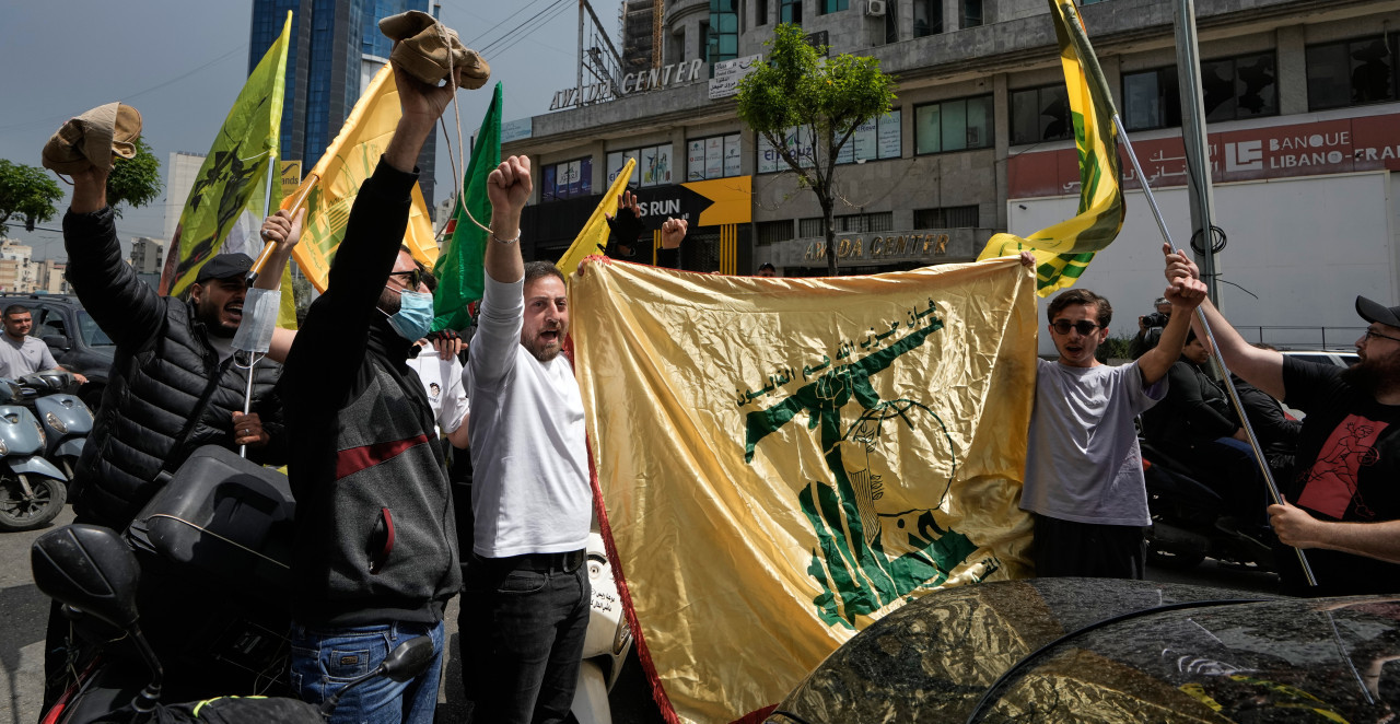 HEZBOLAH ZAPRETIO: Držimo "prst na obaraču"