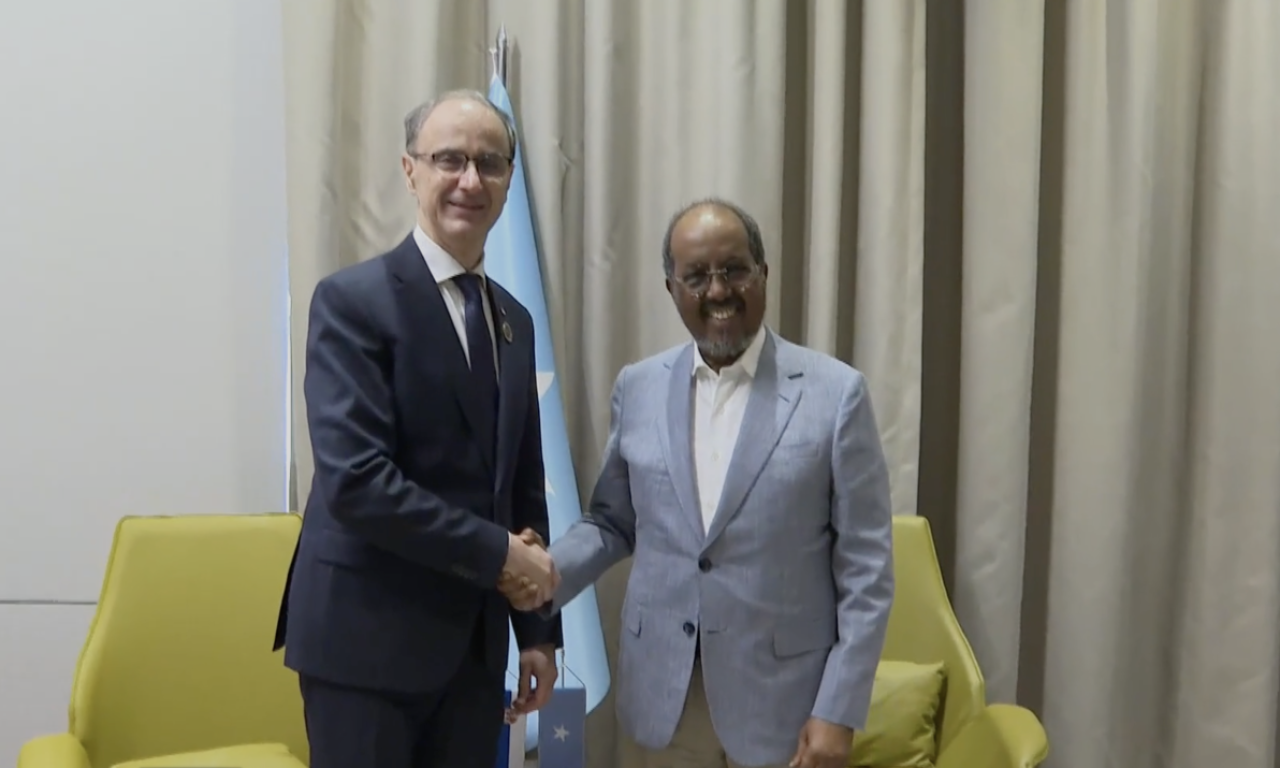 JAČA SARADNJA SRBIJE I SOMALIJE Premijer Macut razgovarao sa predsednikom Hasanom Šeikom Mohamudom (VIDEO)