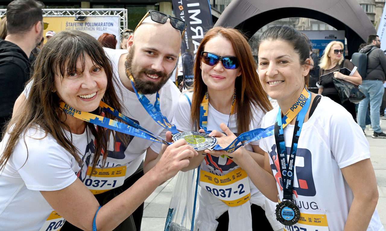 POBEDNIČKI TIM! Tanjugova štafeta sjajna na polumaratonskoj trci na Beogradskom maratonu (FOTO)
