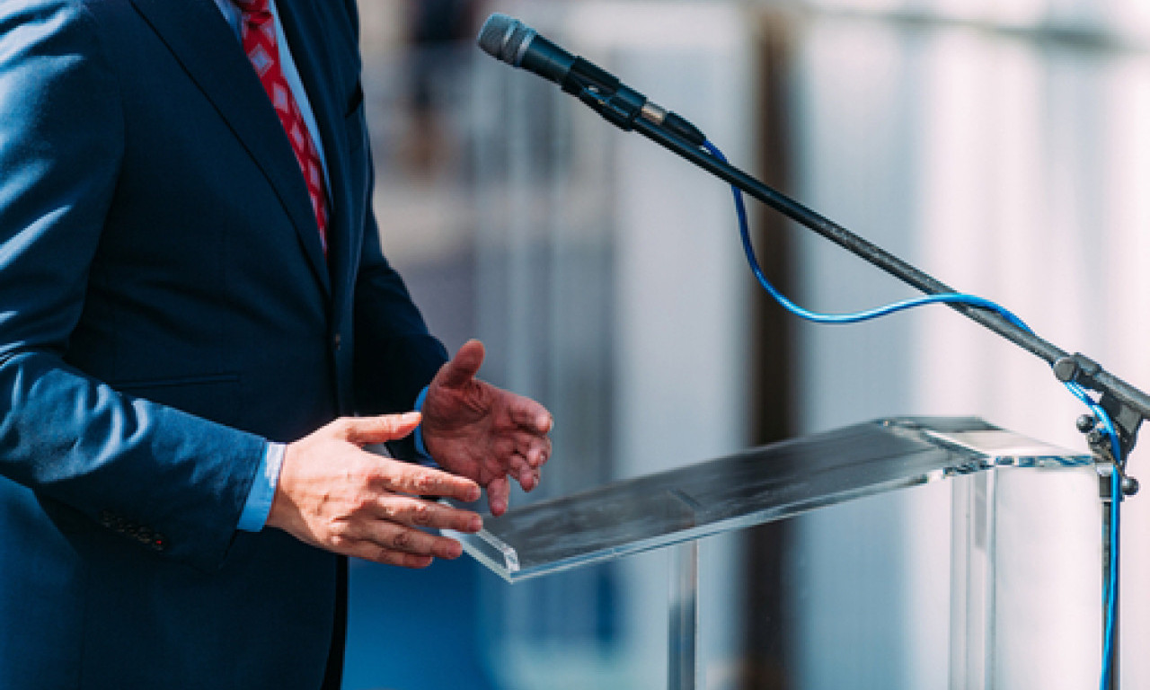 KAKO TREBA DA IZGLEDA IDEALNI PREDSEDNIK? Ima 47 godina, iskren je, hrabar... Francuzi napravili anketu