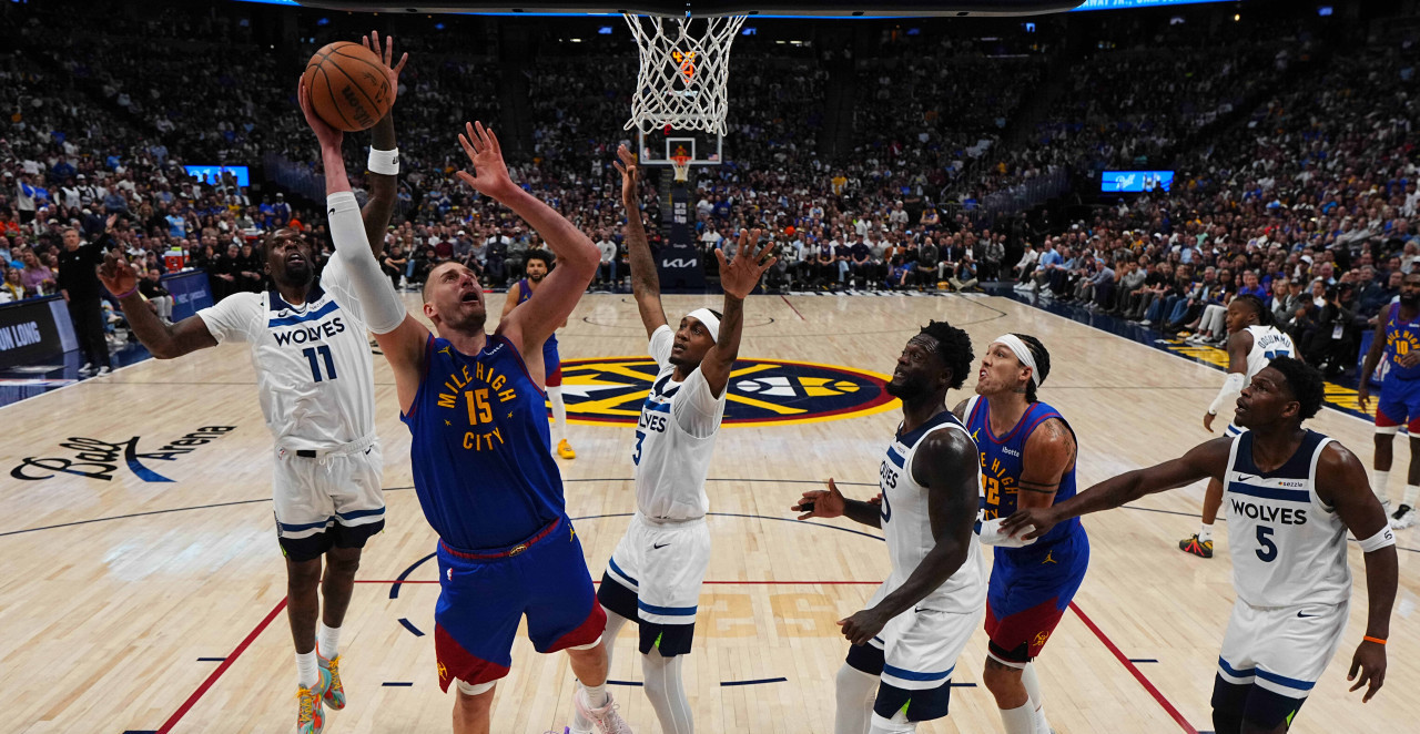 POGLEDAJTE ZAKUCAVANJE JOKIĆA KOJE JE SVE OSTAVILO U ČUDU Srbin "preleteo" preko jednog od najboljih defanzivaca (VIDEO)