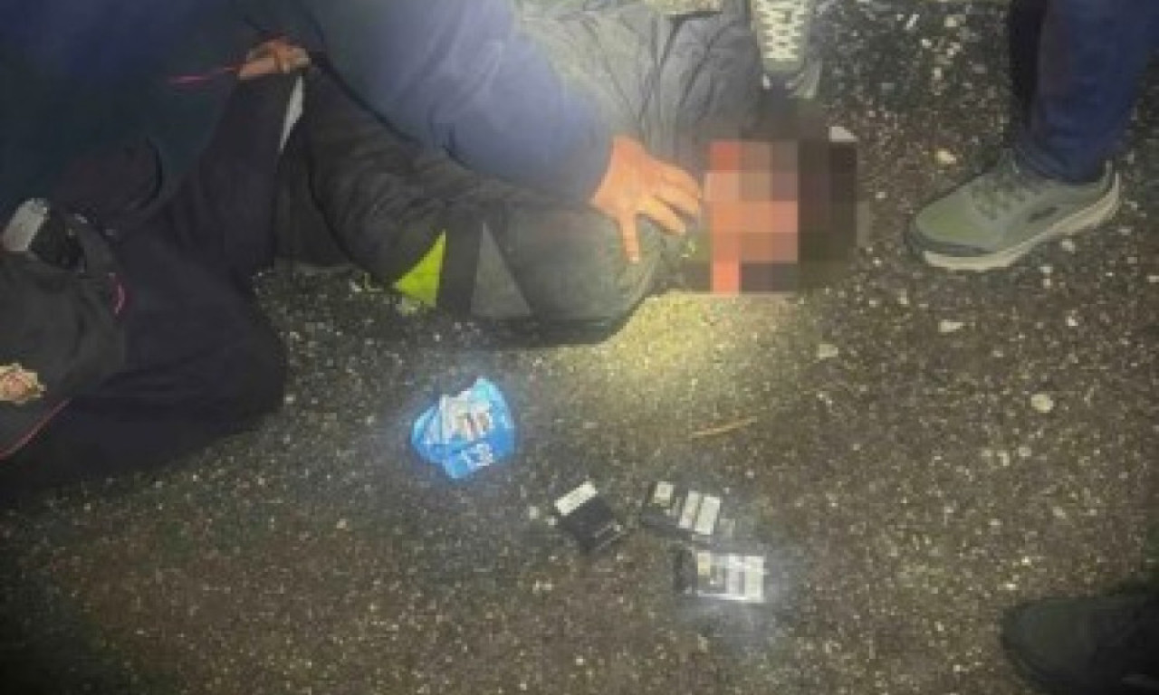 OVO JE PRVA SLIKA HAPŠENJA TROSTRUKOG UBICE! Izvršio masakr u Podgorici, ovo je policija pronaša kod njega (FOTO)
