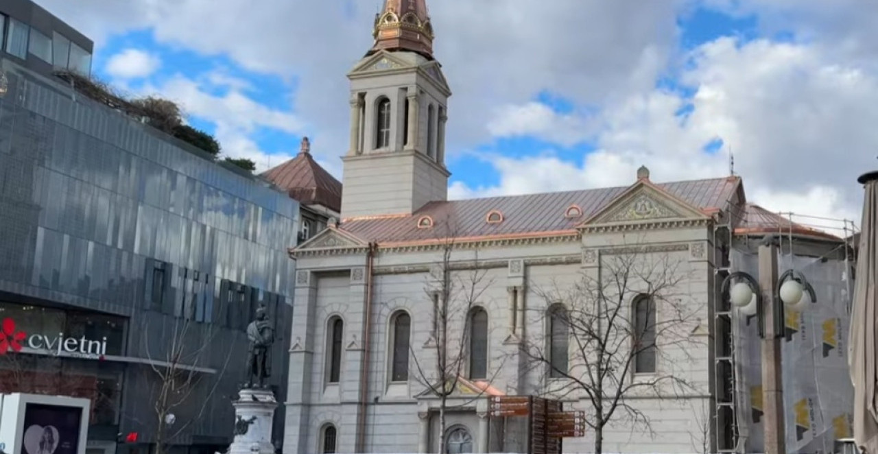 NAPADNUTA PRAVOSLAVNA CRKVA U ZAGREBU Letele stolice, razbijena stakla...