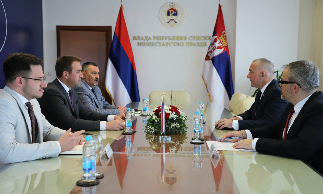 VUJIĆ I SELAK JEDINSTVENI: Pitanje lečenja generala Mladića od izuzetnog značaja za obe republike (FOTO)