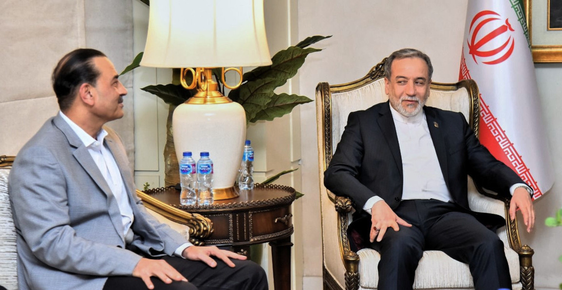 ZATVORENE ULICE U ISLAMABADU Arakči razgovara sa pakistanskim feldmaršalom