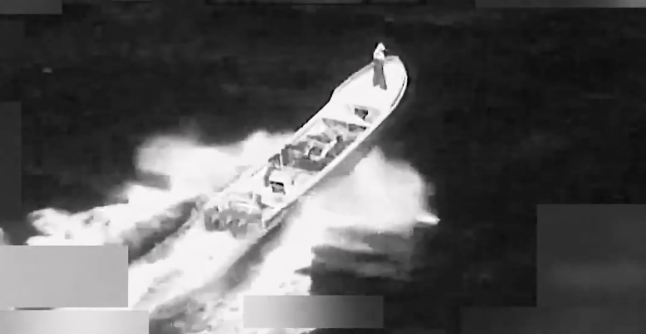 AMERIČKE ORUŽANE SNAGE UNIŠTILE BROD U PACIFIKU Ubijena dvojica osumnjičenih "narkoterorista" (VIDEO)