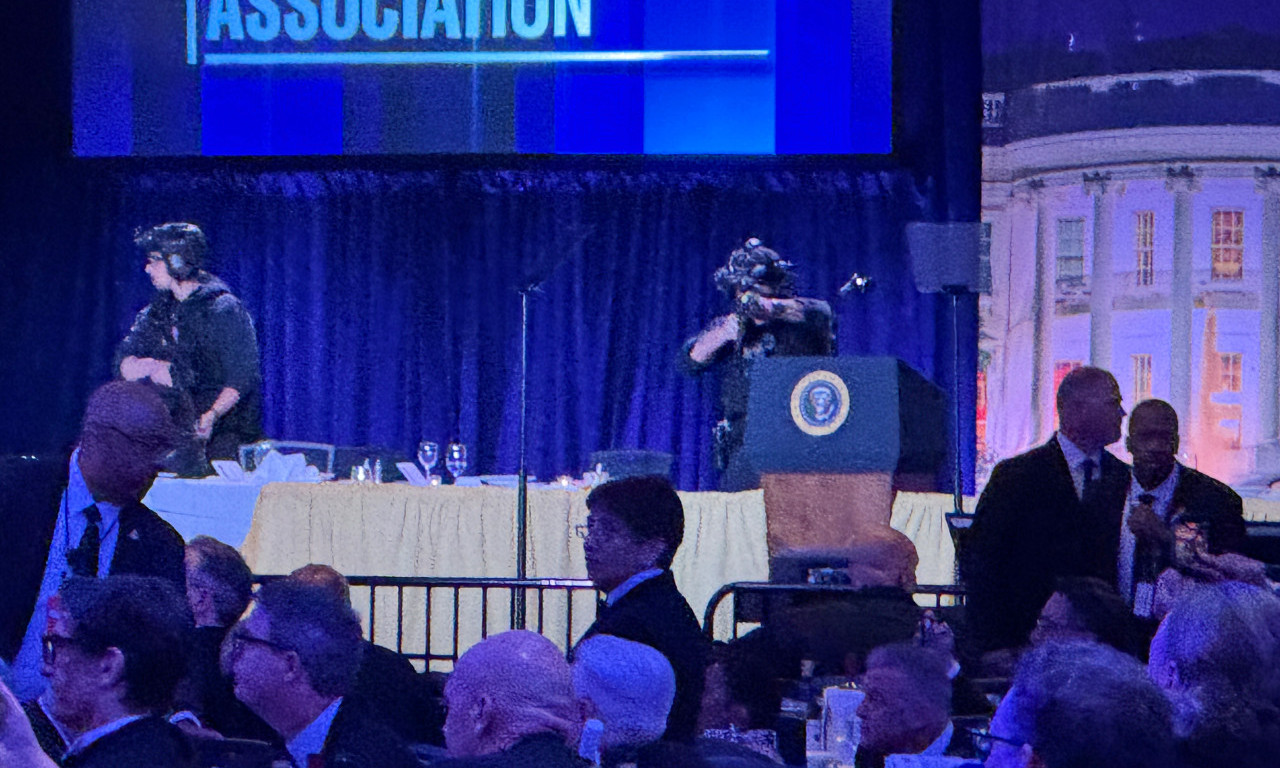 SKANDAL POTRESA SAD! Agenta Tajne službe tokom pokušaja atentata na Trampa upucao kolega?