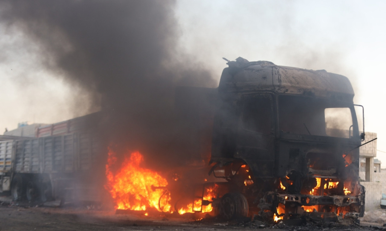 OBUSTAVLJEN SAOBRAĆAJ: Zapalio se kamion na auto-putu Miloš Veliki kod Tunela Laz