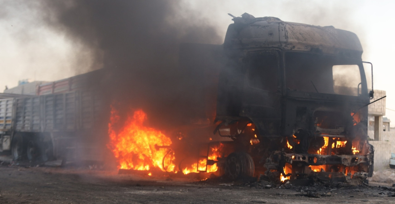 BUKTINJA ZAUSTAVILA SAOBRAĆAJ NA GRANICI SA SRBIJOM! Kamion planuo nasred mosta