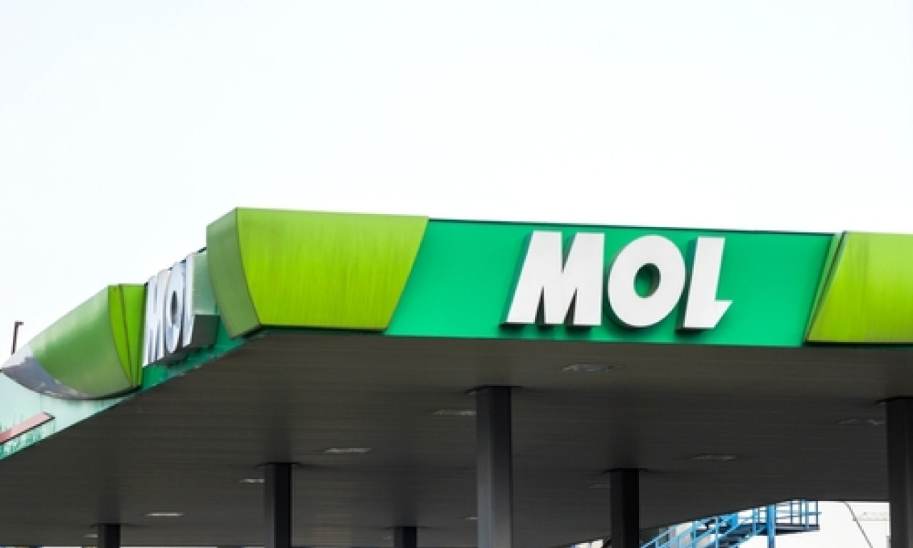 EKSPLOZIJA ZATRESLA MOL Vatrogasci i helikopteri na terenu, ima smrtno stradalih